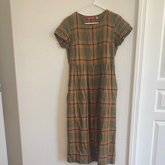Pyne & Smith Dresses & Skirts - The cutest boho plaid linen dress